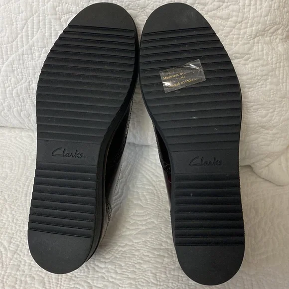 Ladies’ Oxfords by Clarks - Picture 9 of 14